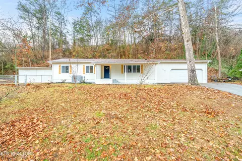 1104 Beverly Hills Dr, Sevierville, TN 37862