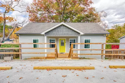 103 W 9th Ave, Lenoir City, TN 37771