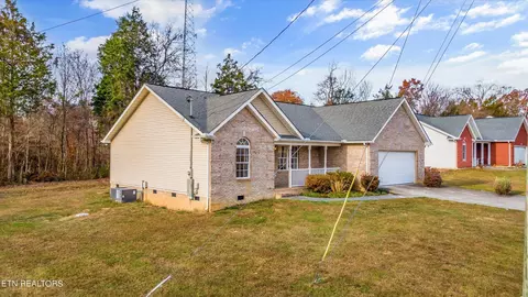 282 Walnut Ln, Corryton, TN 37721 photo 2