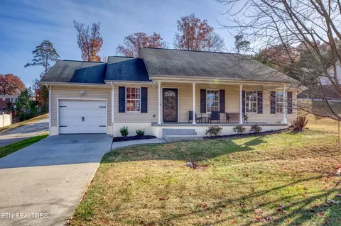 4812 Bradshaw Rd, Knoxville, TN 37912