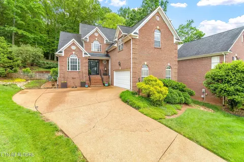 2121 Madison Grove Ln, Knoxville, TN 37922
