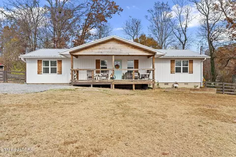 106 Moccasin Hollow Ln, Clinton, TN 37716