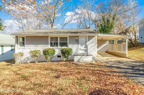 328 SW Doyle St, Knoxville, TN 37920