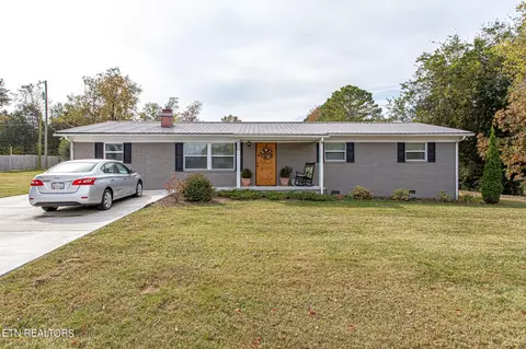 9430 Lusk Rd, Strawberry Plains, TN 37871