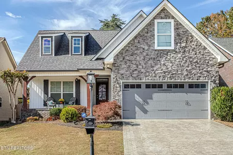 2725 Clay Top Ln, Knoxville, TN 37912