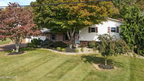 985 Pinewood Cir, Morristown, TN 37814