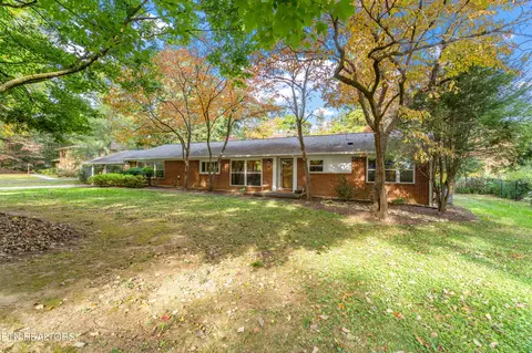 5201 Mountaincrest Dr, Knoxville, TN 37918