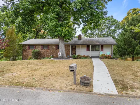 5209 Yosemite Tr, Knoxville, TN 37909