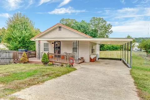 2218 Woodrow Dr, Knoxville, TN 37918