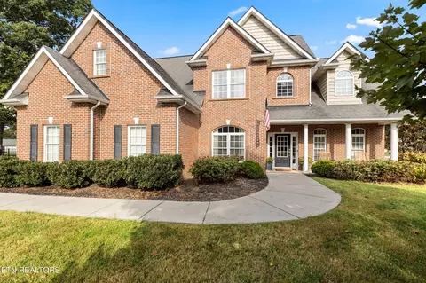 190 Yosemite Dr, Lenoir City, TN 37771
