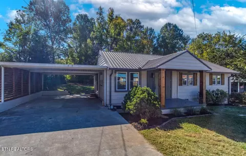 332 Sarvis Dr, Knoxville, TN 37920