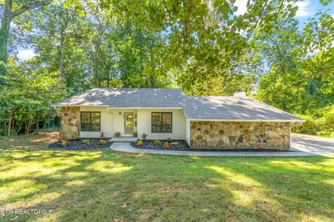 910 Sunnydale Rd, Knoxville, TN 37923