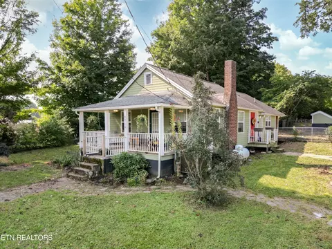 2716 New Blockhouse Rd, Maryville, TN 37803