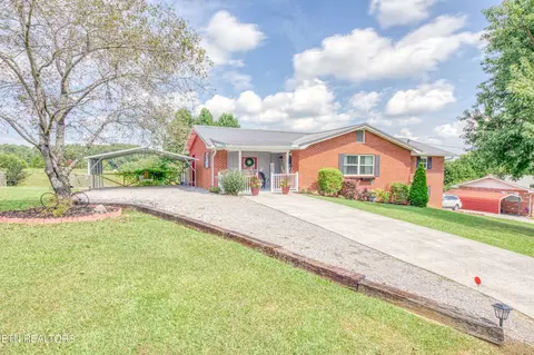 782 West Ln, Lenoir City, TN 37771