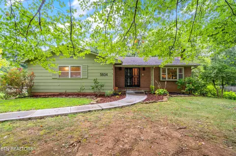 5604 Chesswood Dr, Knoxville, TN 37912