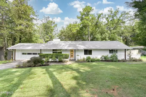 6811 Stockton Dr, Knoxville, TN 37909