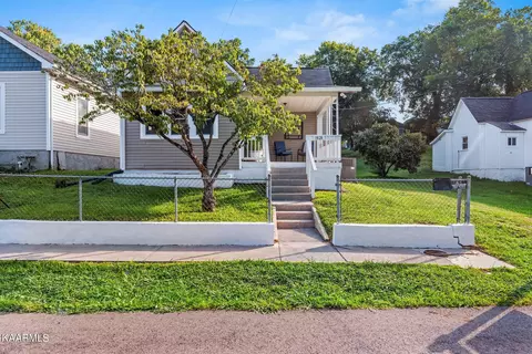 1620 Davanna St, Knoxville, TN 37917