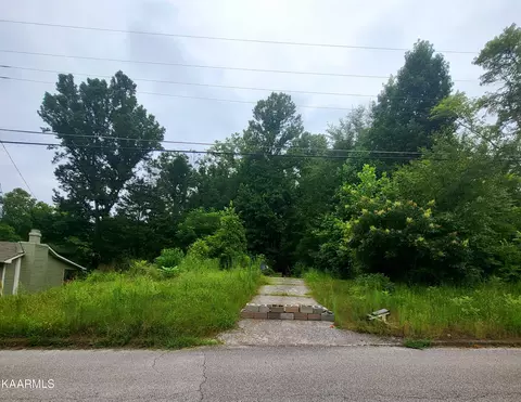 530 Sleepy Hollow Rd, Oliver Springs, TN 37840