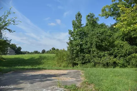 5 Plum Creek Dr, Knoxville, TN 37922