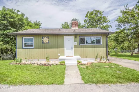 104 W Malta Rd, Oak Ridge, TN 37830