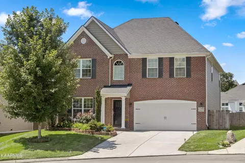 1708 Sleepy Fox Ln, Knoxville, TN 37922