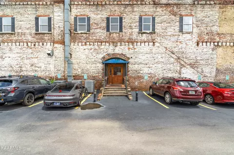 105 W Jackson Ave #9, Knoxville, TN 37902