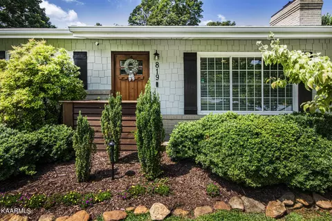 819 W Hills Rd, Knoxville, TN 37909