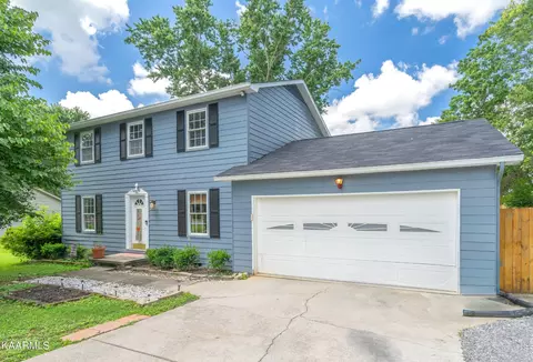 1713 Campfire Dr, Knoxville, TN 37931