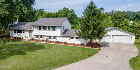9209 Burchfield Dr, Oak Ridge, TN 37830