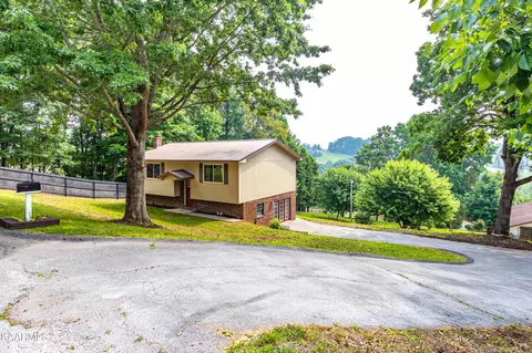 326 Cardwell Dr, Tazewell, TN 37879