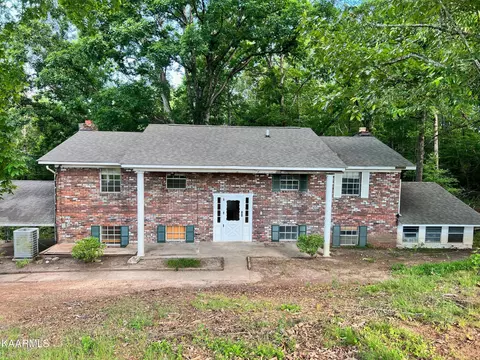 1307 W Copeland Dr, Powell, TN 37849