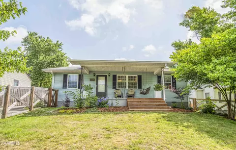 3318 Whittle Springs Rd, Knoxville, TN 37917