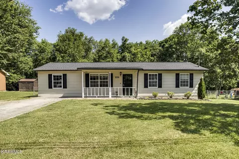 3216 Deer Lake Dr, Knoxville, TN 37912