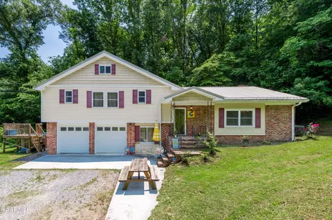 1281 Huger St, Jellico, TN 37762