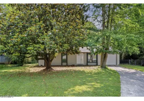 5800 NW Rockwood Ln, Knoxville, TN 37921