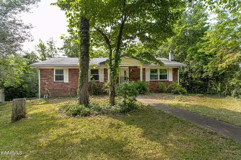 7630 Luscombe Dr, Knoxville, TN 37919