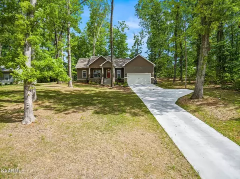 1014 Tatum Dr, Dandridge, TN 37725