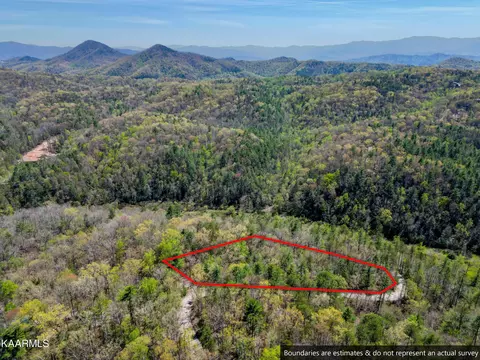 15 Oakwood Rd, Walland, TN 37886