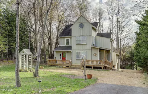 217 Dogwood Ln, Johnson City, TN 37604
