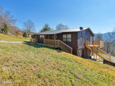 1127 Indian Mountain Rd, Jellico, TN 37762