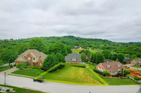 2371 Rosemeade Dr, Morristown, TN 37814