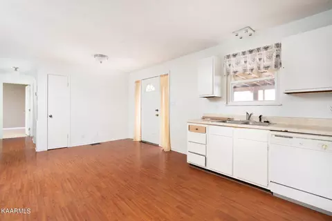 477 Wallace Rd, Luttrell, TN 37779 photo 5