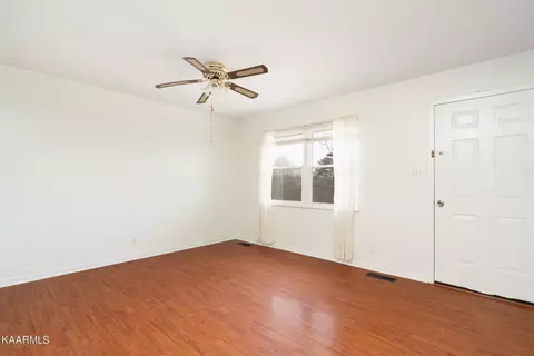 477 Wallace Rd, Luttrell, TN 37779 photo 6
