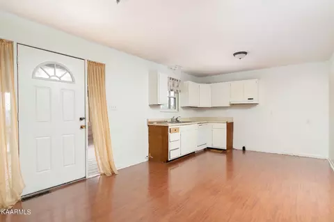 477 Wallace Rd, Luttrell, TN 37779 photo 4