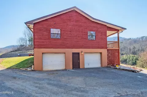 201 Wolfenbarger Rd, Luttrell, TN 37779 photo 8