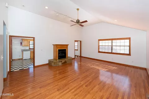 201 Wolfenbarger Rd, Luttrell, TN 37779 photo 11