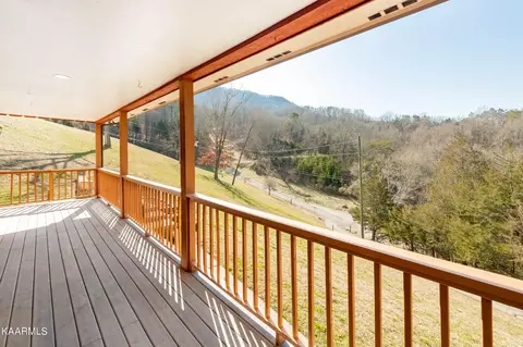 201 Wolfenbarger Rd, Luttrell, TN 37779 photo 10