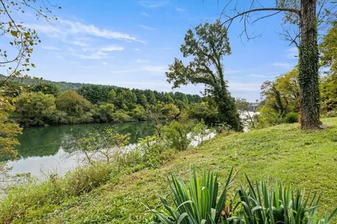 607 Eagle Bend Rd, Clinton, TN 37716 photo 6