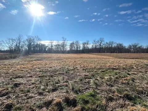 136 River Run Estatescravens Rd, Savannah, TN 38372