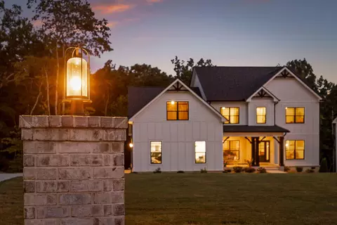1302 Campfire Trl, Signal Mountain, TN 37377